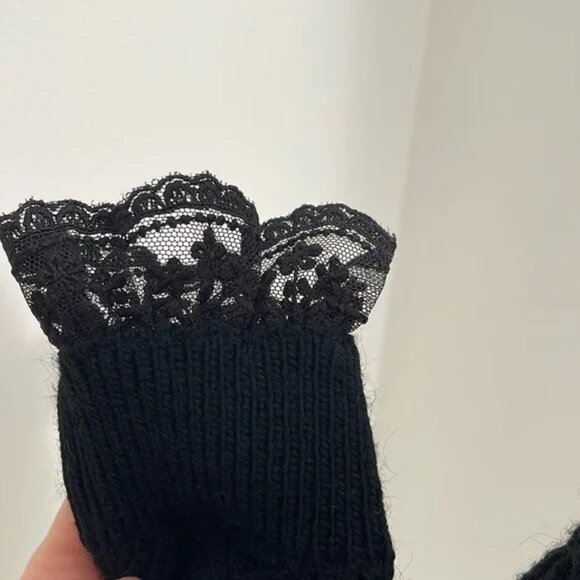 Chic black mock neck cropped sweater - Picture 5 of 5